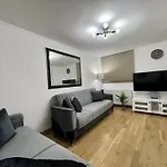 Deluxe Apartment - 1 Min Away From Camden Market And Station